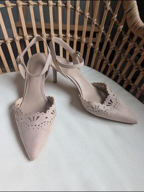 Scalloped Laser-Cut Pointed Slingback Heels - Blush 🌷